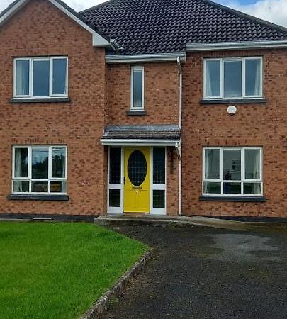 1 Cartrun Breac N39D7H6 Opposite Longford Rugby Club - See The Yellow Door Exteriér fotografie